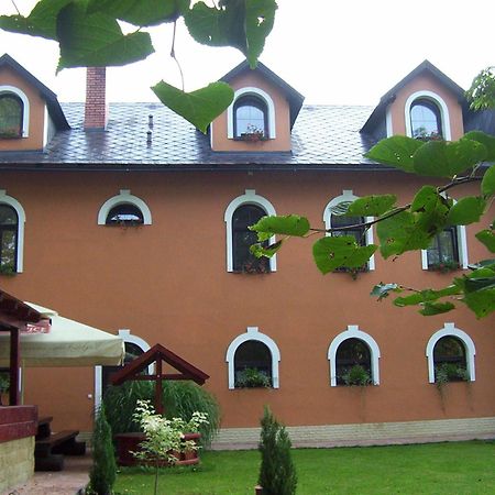 Penzion U Cervenych Vrat Chudolazy Екстериор снимка