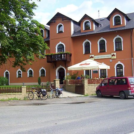 Penzion U Cervenych Vrat Chudolazy Екстериор снимка