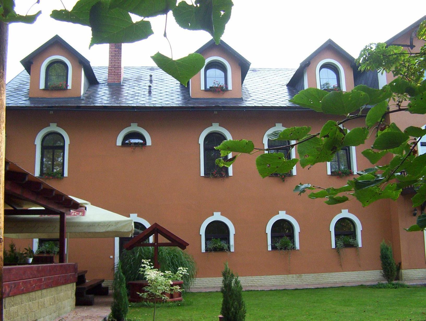 Penzion U Cervenych Vrat Chudolazy Екстериор снимка